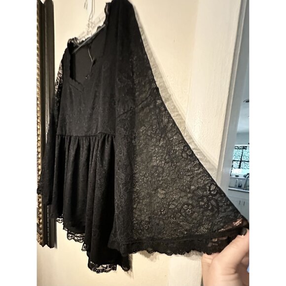 New NWT Women's Torrid Black Bell Sleeve Babydoll Lace Top Size 0 Large 12 - Picture 6 of 11